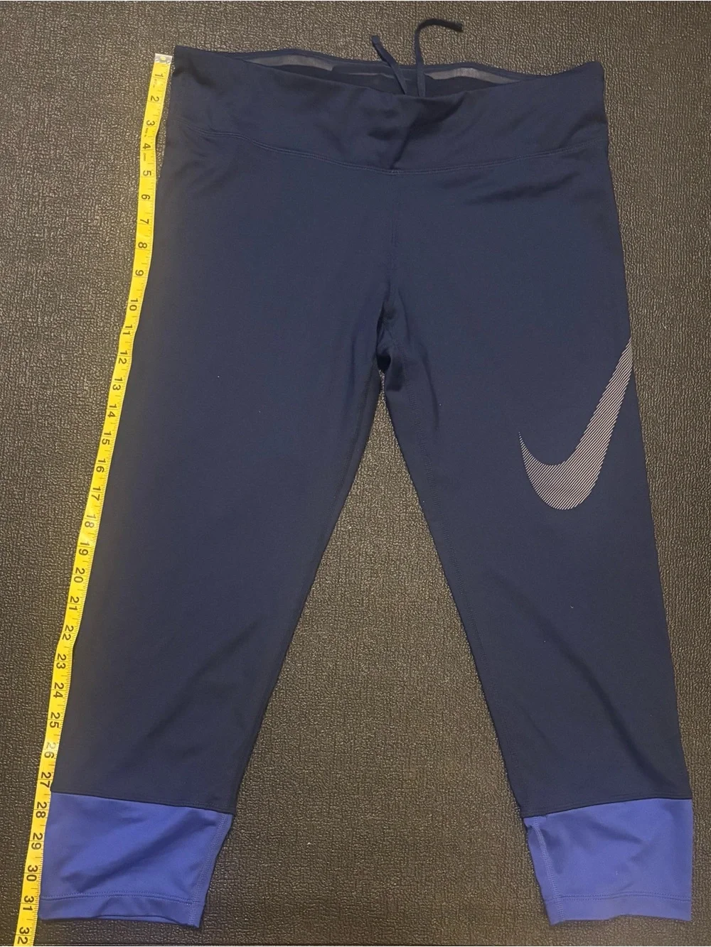 Size XL Women’s Nike Navy and Royal Blue Athletic Capri Leggings